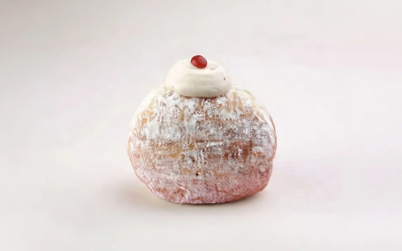 Vanilla-Strawberry Donut